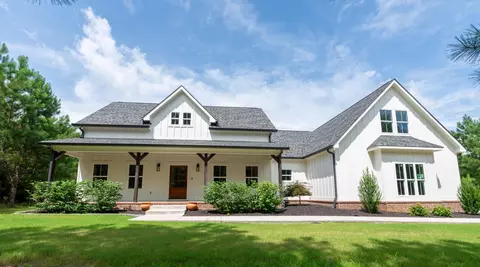 220 SE Armstrong Ln, Cleveland, TN 37323