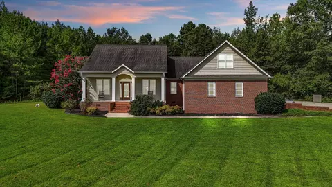 107 Denise St, Bridgeport, AL 35740
