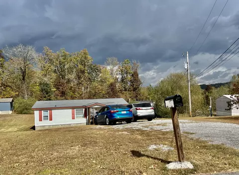 39 Amy Ln, Ringgold, GA 30736