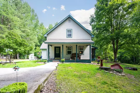 1507 Joe Thompson Rd, Rocky Face, GA 30740