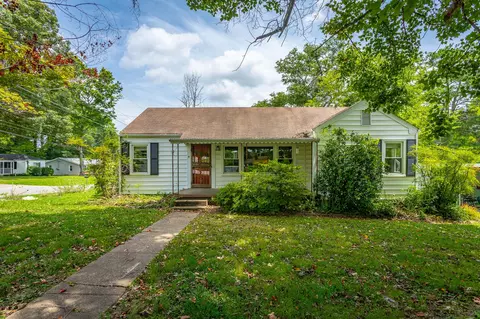 9 Yucca Dr, Rossville, GA 30741