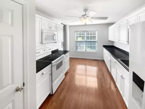 Kitchen - 6830 Old Stage Rd, Chattanooga, TN 37421 photo 1 of 2