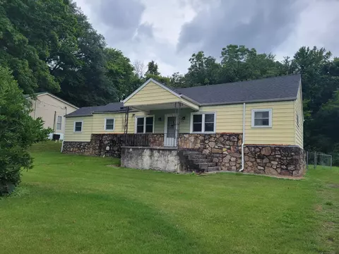 32 Opal Rd, Rossville, GA 30741