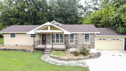 1146 Lakeside Cir, Hixson, TN 37343