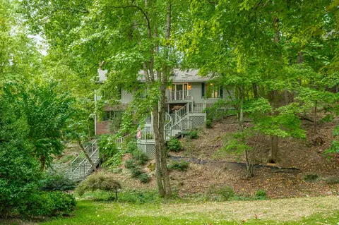 2211 Rocky Face Cir, Dalton, GA 30720
