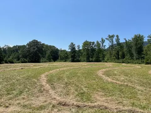 2496 W Cove Rd, Chickamauga, GA 30707