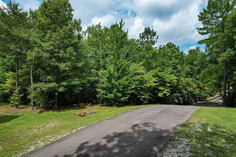 107 Fox Trail Dr, Old Fort, TN 37362
