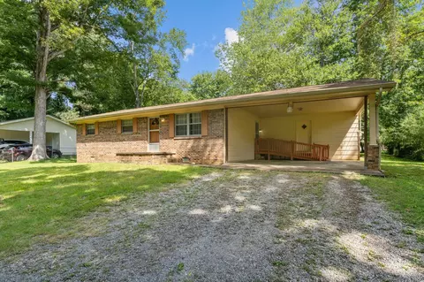 2205 SE Malibu Dr, Cleveland, TN 37323