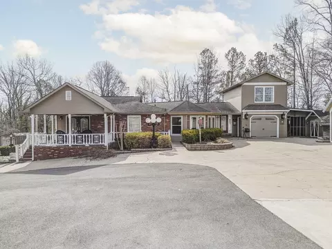 109 E Circle Dr, Rossville, GA 30741