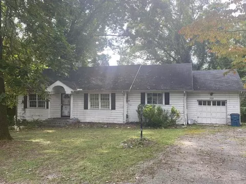 308 W Crest Rd, Rossville, GA 30741
