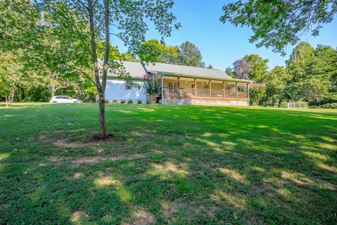 711 Mission Ridge Rd, Rossville, GA 30741