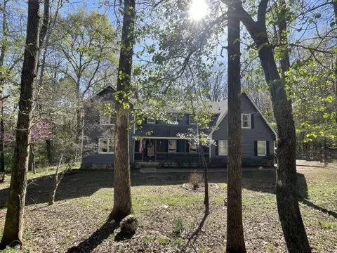 1809 Connies Ln, Hixson, TN 37343