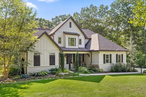 2249 Walking Stick Ln, Signal Mountain, TN 37377