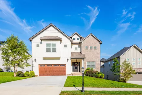 9826 Trestle Cir, Ooltewah, TN 37363