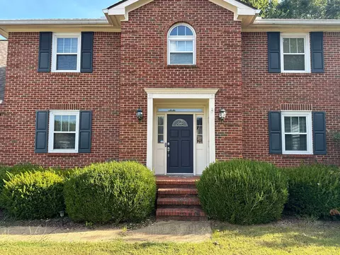 1419 Windbrook Ln, Hixson, TN 37343