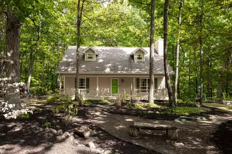 725 Scott Rd, Signal Mountain, TN 37377