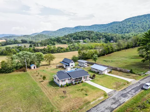 89 L Swafford Rd, Pikeville, TN 37367
