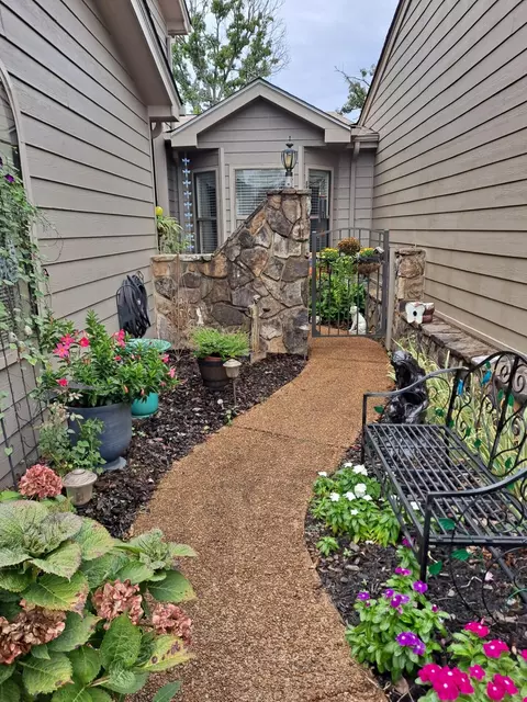 5921 Rainbow Springs Dr, Chattanooga, TN 37416