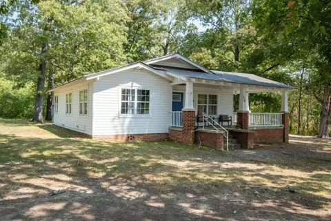 119 5th St, Trenton, GA 30752