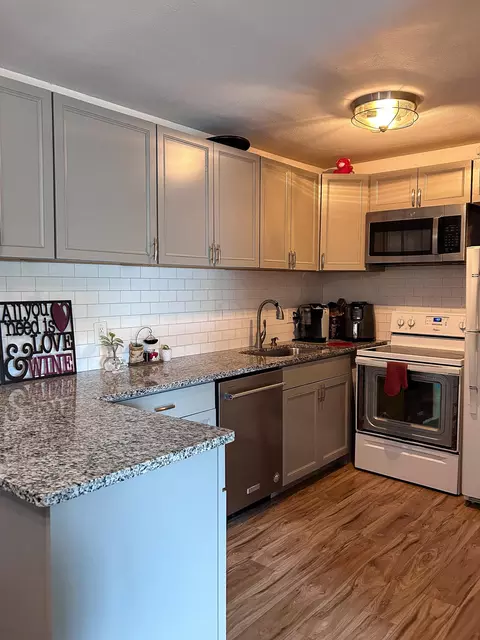 900 Mountain Creek Rd #468, Chattanooga, TN 37405