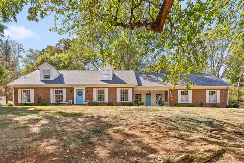 2922 Brownwood Dr, Chattanooga, TN 37404