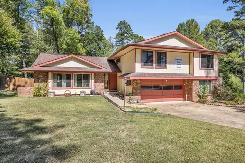 9521 N Valley Trl, Ooltewah, TN 37363