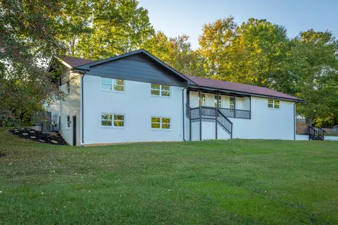 423 Crawford Ter, Tunnel Hill, GA 30755