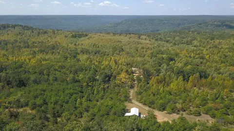 100 Deer Wood Dr, Sewanee, TN 37375