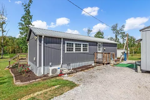 1957 Tipple Rd, Tracy City, TN 37387