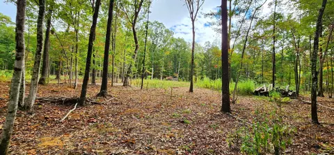 375 Deer Wood Dr #13, Sewanee, TN 37375