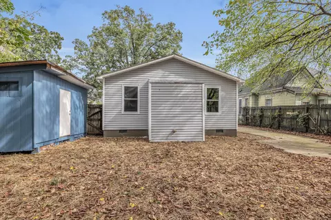 Exterior - 2016 E 13th St, Chattanooga, TN 37404 photo 4 of 4