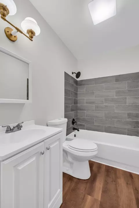 Bath - 2016 E 13th St, Chattanooga, TN 37404 photo 1 of 3