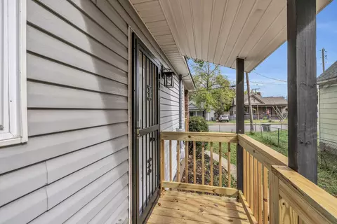 Exterior - 2016 E 13th St, Chattanooga, TN 37404 photo 2 of 4