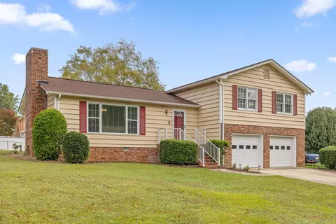2403 Shannon Dr, Dalton, GA 30720