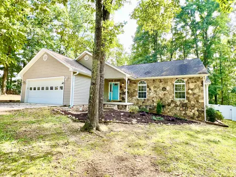 112 Maple Ct NW, Charleston, TN 37310