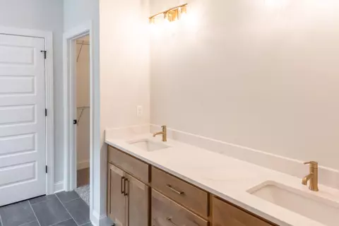 Bath - 7385 Tailgate Loop #72, Ooltewah, TN 37363 photo 1 of 1