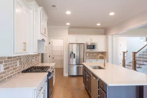 Kitchen - 7385 Tailgate Loop #72, Ooltewah, TN 37363 photo 2 of 4