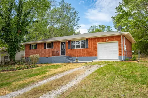 965 W Circle Dr, Rossville, GA 30741