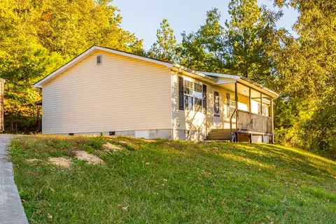 164 Thoroughbred Dr, Tunnel Hill, GA 30755