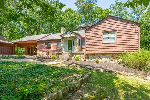 107 Robin Hood Trl, Lookout Mountain, GA 30750