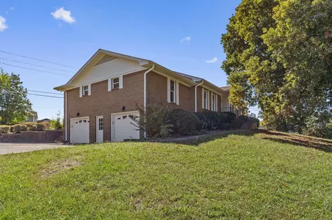 4610 Lake Haven Dr, Chattanooga, TN 37416