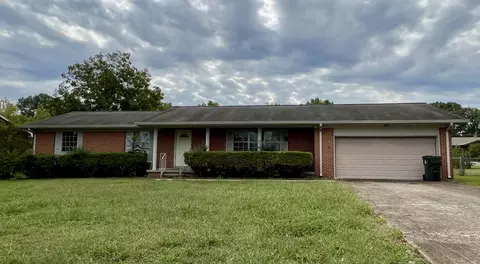 6704 Larkwood Ln, Chattanooga, TN 37421