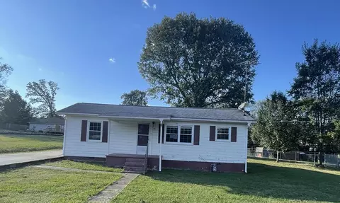 310 Oak Ave, Trenton, GA 30752