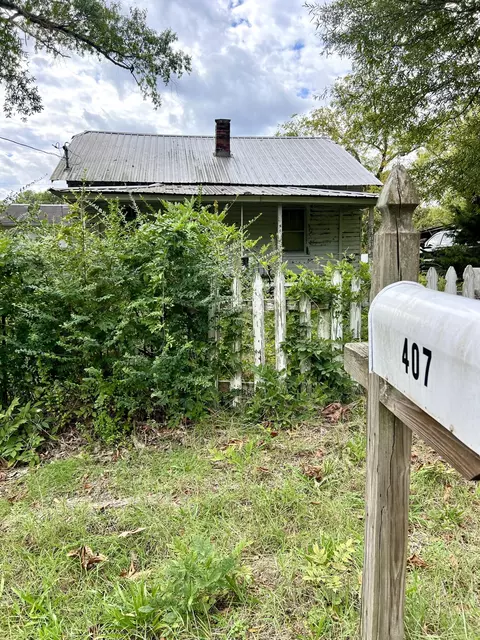 407 N Jenkins Rd, Rossville, GA 30741