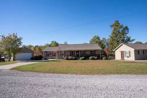 828 Pike Dr, Trenton, GA 30752