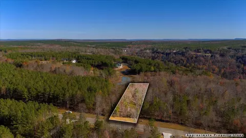 3685 Crockett Pt #JF141, Jasper, TN 37347