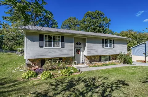 5439 Village Garden Dr, Ooltewah, TN 37363