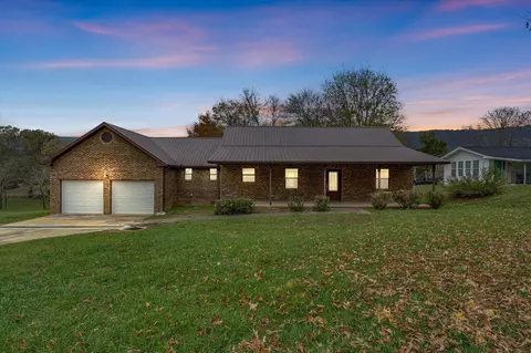 398 S Magnolia St, Whitwell, TN 37397