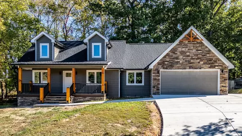 1827 Rivergate Ter, Soddy Daisy, TN 37379