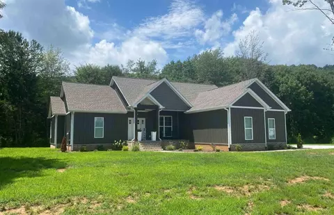 53 Luke St, Scottsboro, AL 35769